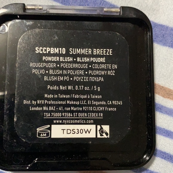 NYX matte blush - Picture 2 of 3